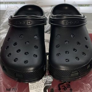 Men’s crocs clogs